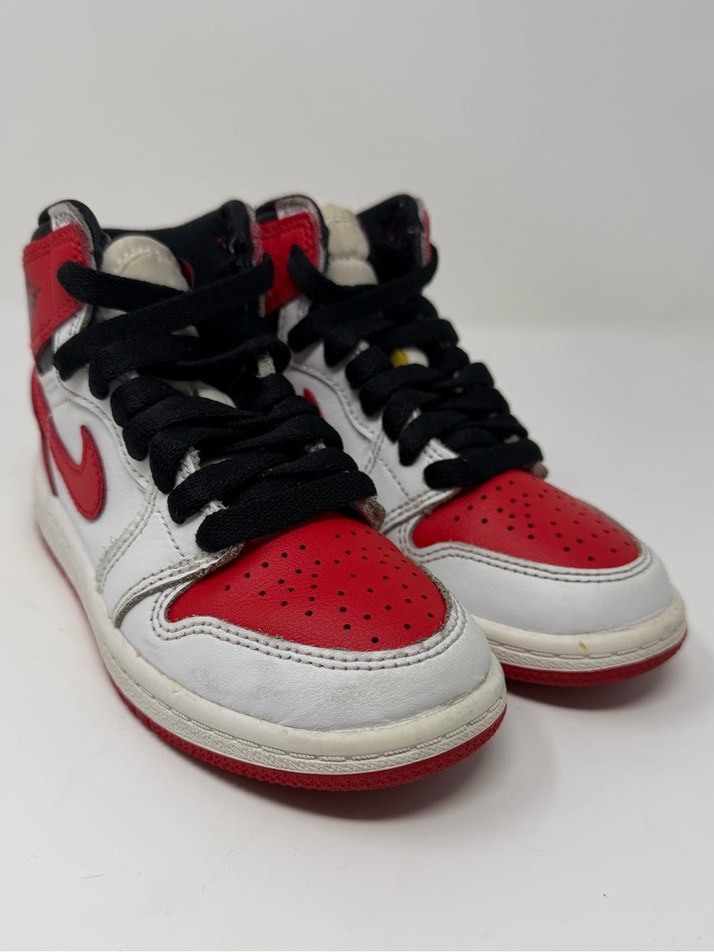 Jordan Kids High-Top Sneakers in Red, White & Black Sz.11
